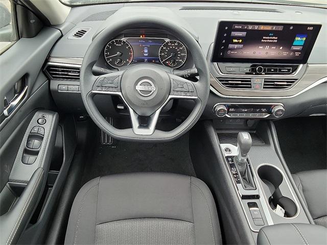 new 2025 Nissan Altima car, priced at $29,729