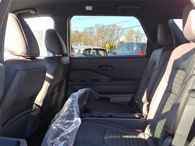 new 2025 Nissan Pathfinder car, priced at $43,678
