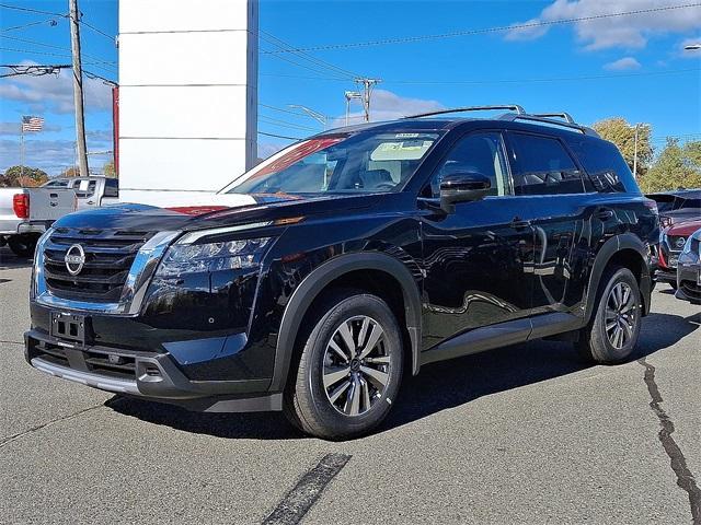 new 2025 Nissan Pathfinder car, priced at $38,670
