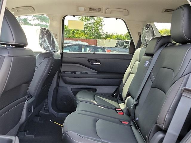 new 2025 Nissan Pathfinder car, priced at $38,670