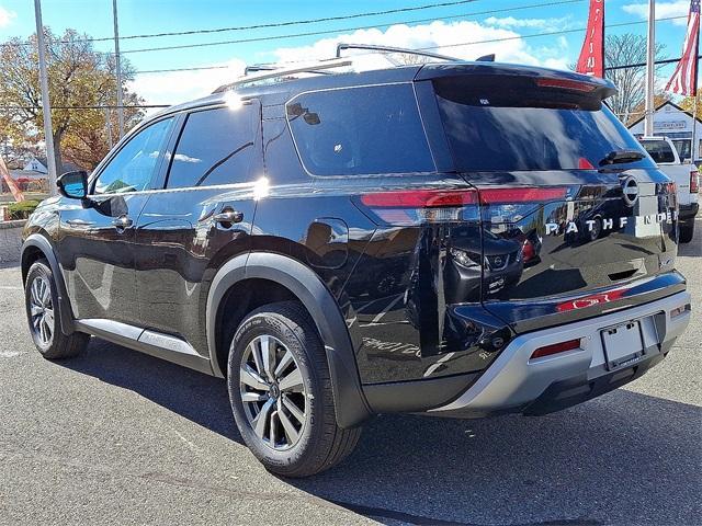 new 2025 Nissan Pathfinder car, priced at $38,670