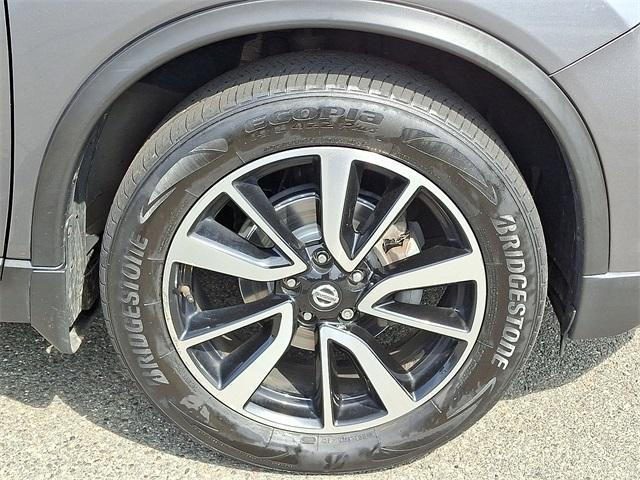 used 2019 Nissan Rogue car, priced at $19,514
