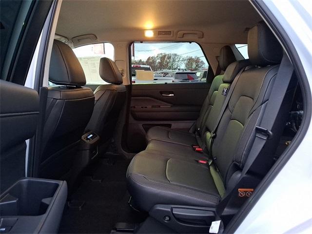 new 2025 Nissan Pathfinder car, priced at $39,074