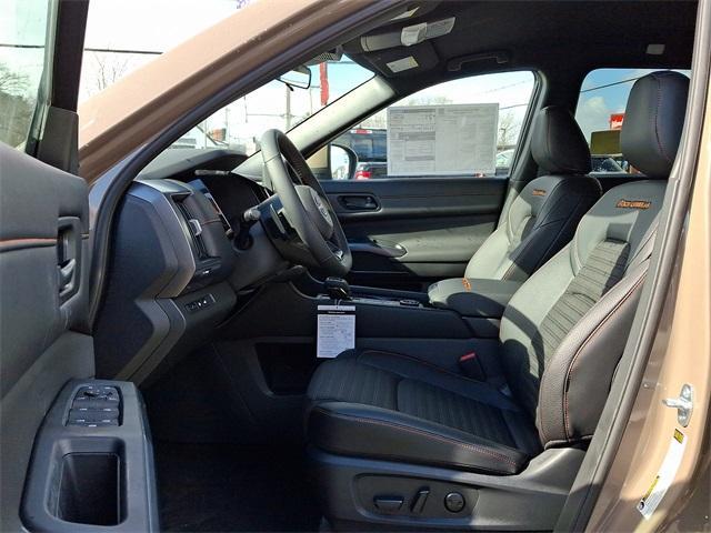 new 2025 Nissan Pathfinder car, priced at $41,767