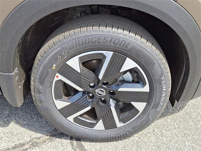 new 2025 Nissan Kicks car, priced at $29,768