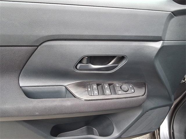 used 2025 Nissan Kicks car