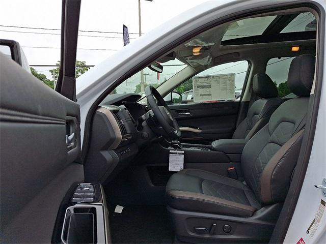 new 2025 Nissan Pathfinder car, priced at $51,477