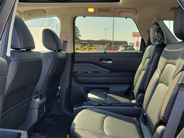 new 2025 Nissan Pathfinder car, priced at $46,797
