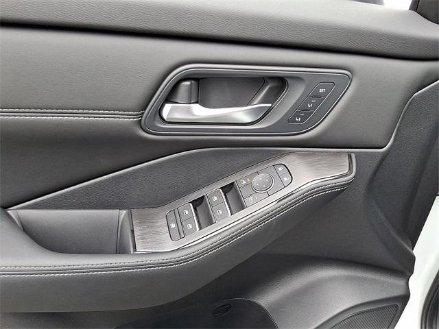 new 2025 Nissan Rogue car, priced at $39,326
