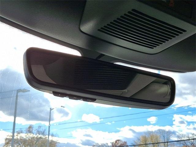 new 2025 Nissan Pathfinder car, priced at $38,670