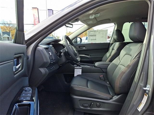 new 2025 Nissan Pathfinder car, priced at $38,670