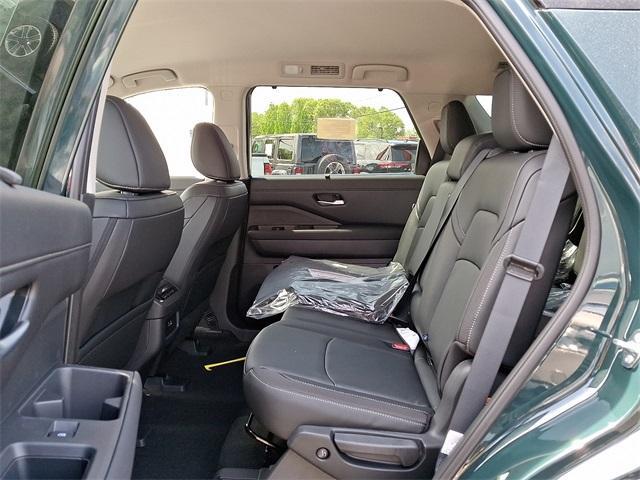 new 2025 Nissan Pathfinder car, priced at $41,354