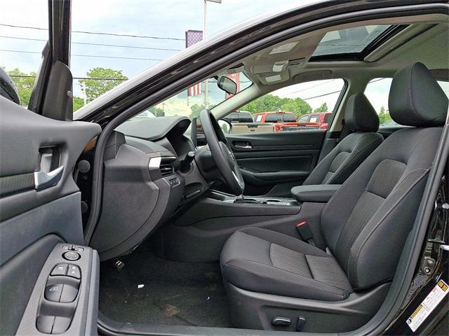 new 2025 Nissan Altima car, priced at $29,127