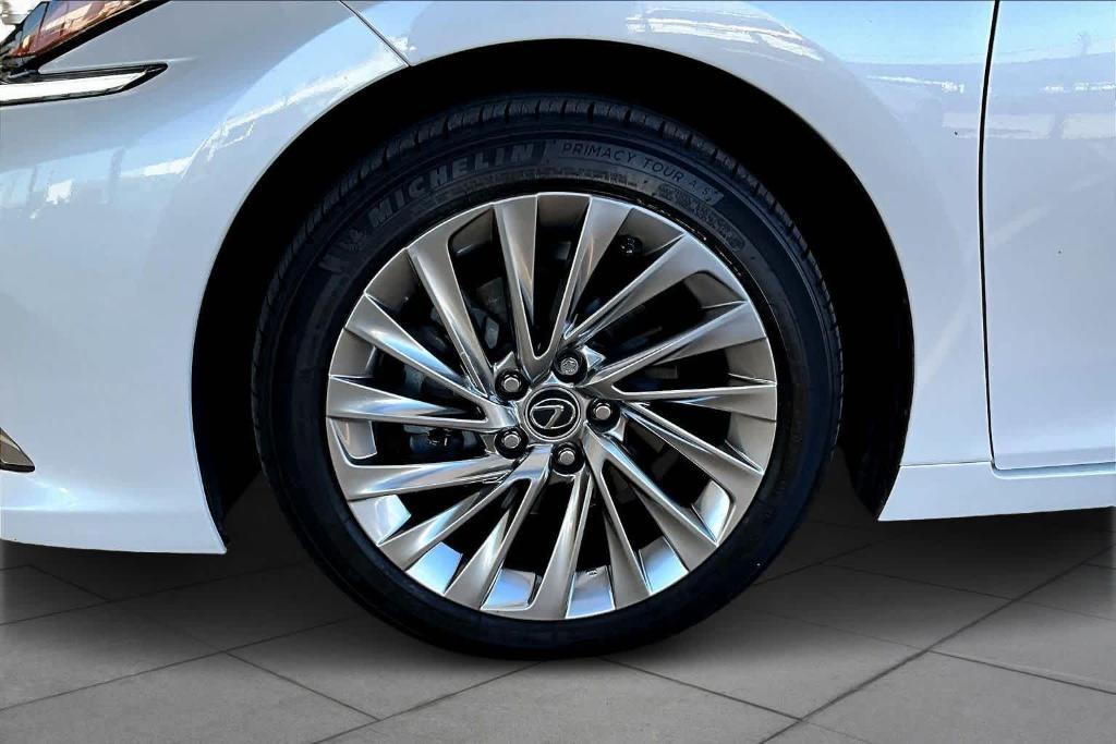 used 2022 Lexus ES 350 car, priced at $39,229