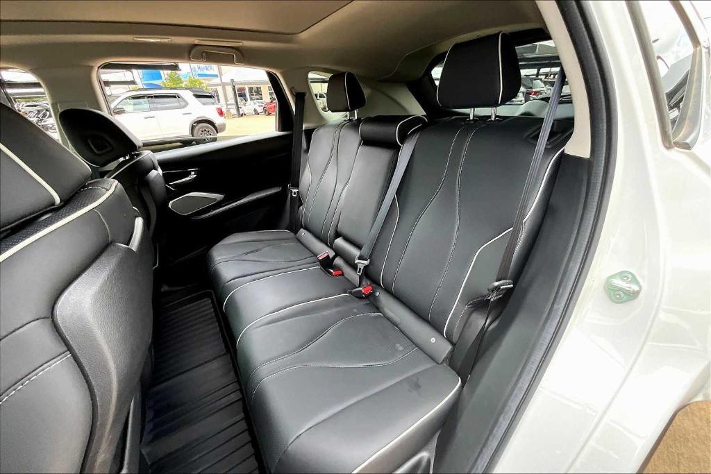 used 2024 Acura RDX car, priced at $43,999