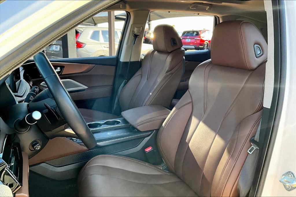used 2025 Acura MDX car, priced at $51,084
