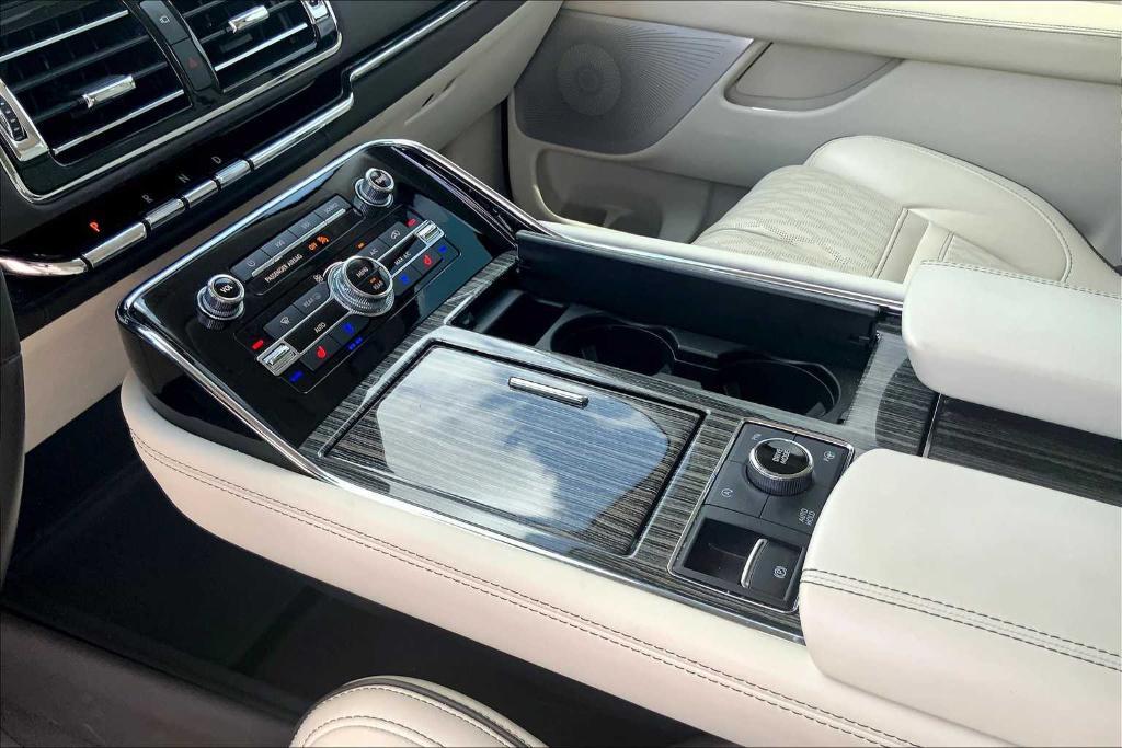 used 2020 Lincoln Navigator car, priced at $44,086