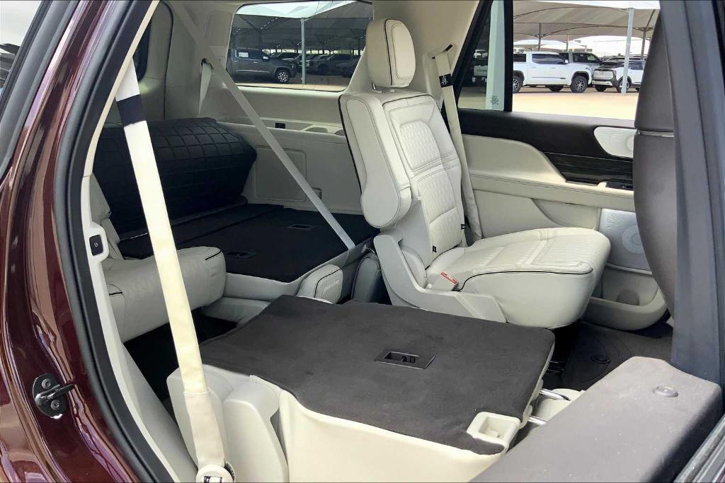 used 2020 Lincoln Navigator car, priced at $44,086