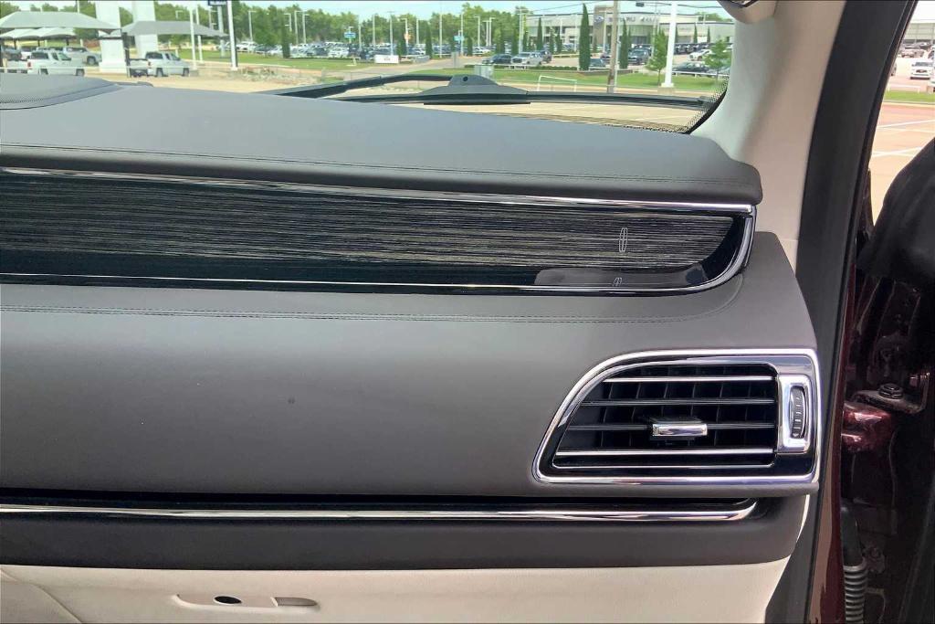 used 2020 Lincoln Navigator car, priced at $44,086