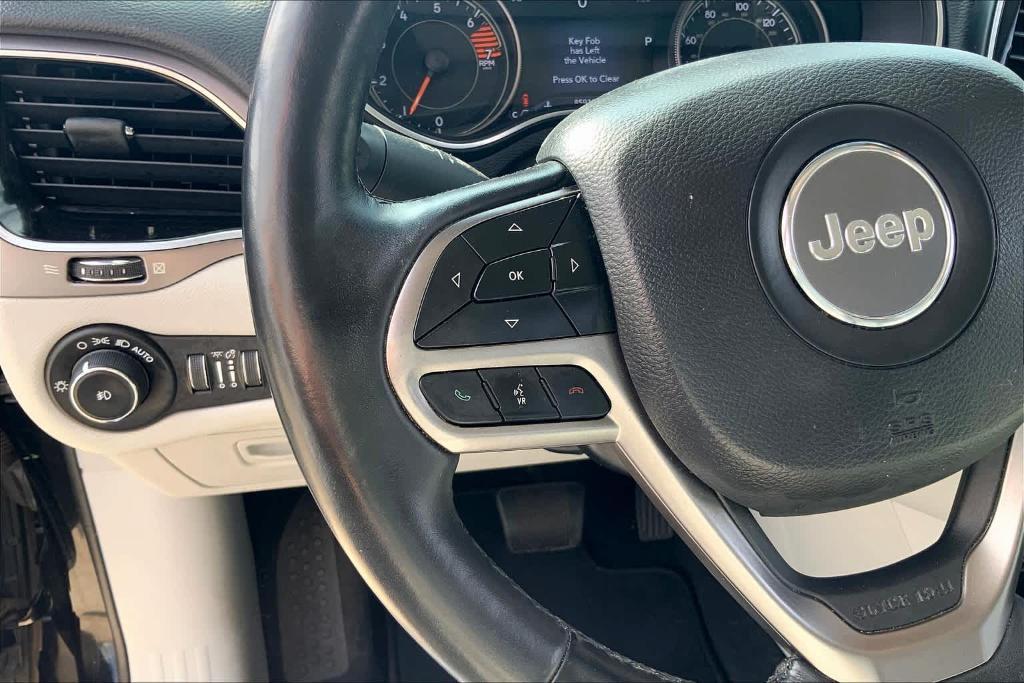 used 2019 Jeep Cherokee car, priced at $17,371