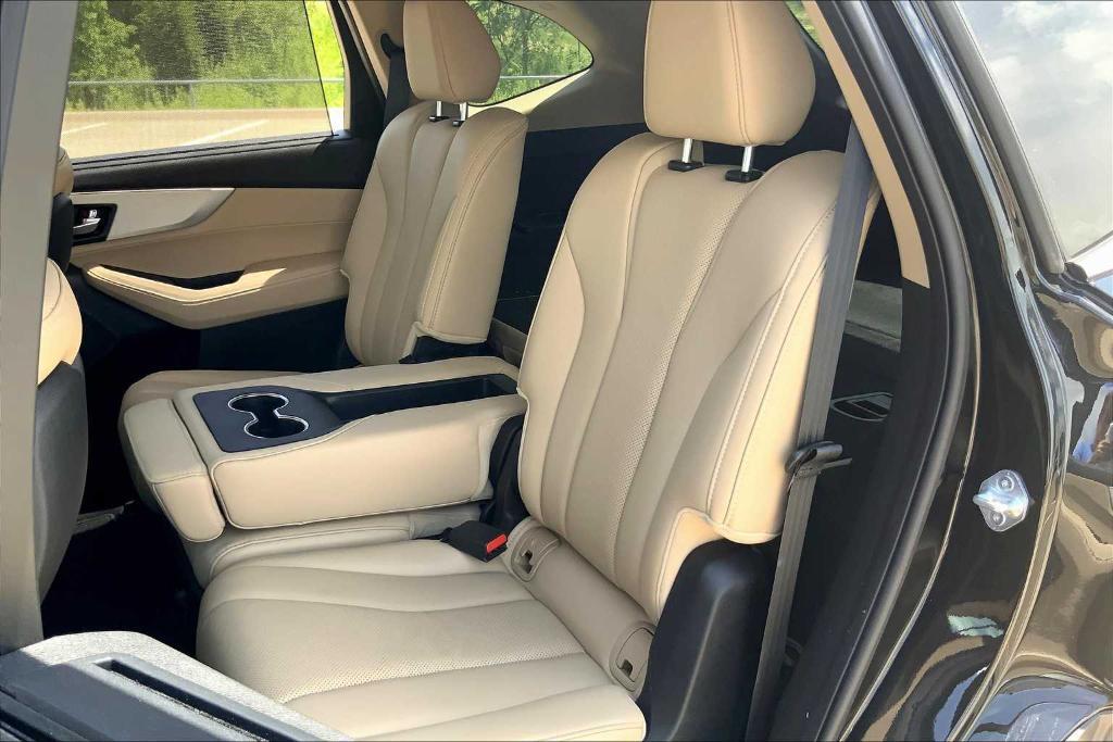 used 2024 Acura MDX car, priced at $48,078