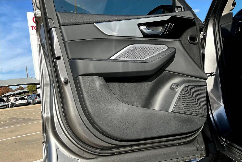 new 2026 Acura MDX car, priced at $61,350