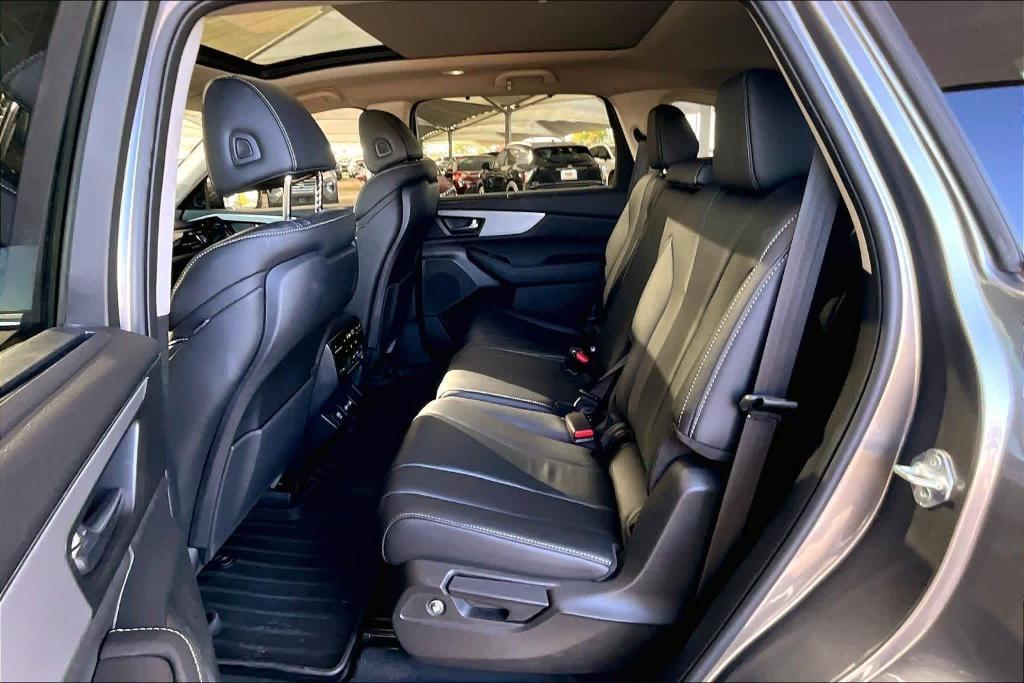 used 2023 Acura MDX car, priced at $39,622