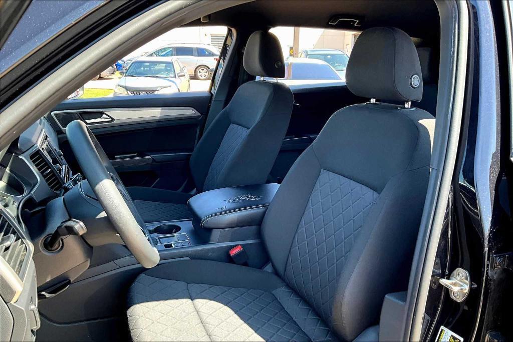 used 2020 Volkswagen Atlas Cross Sport car, priced at $18,495