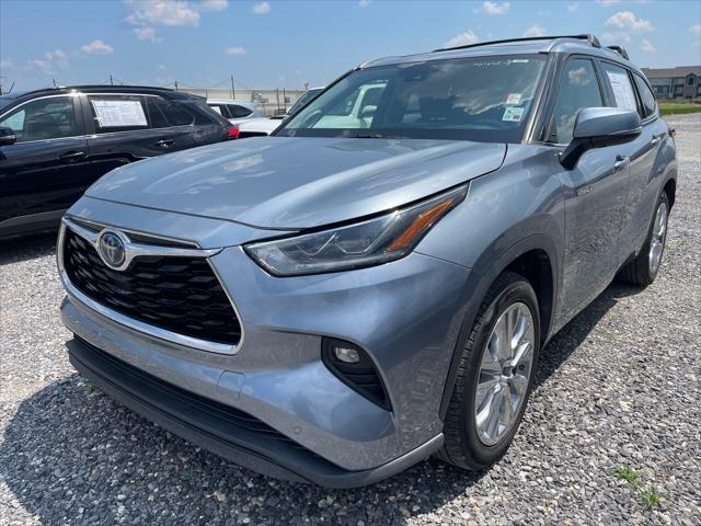 used 2021 Toyota Highlander Hybrid car, priced at $32,795