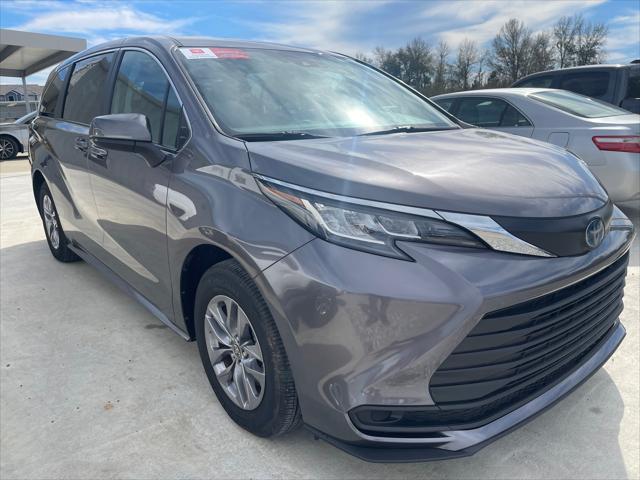 used 2023 Toyota Sienna car, priced at $40,997