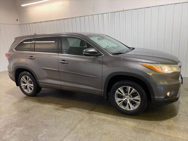 used 2014 Toyota Highlander car, priced at $15,900