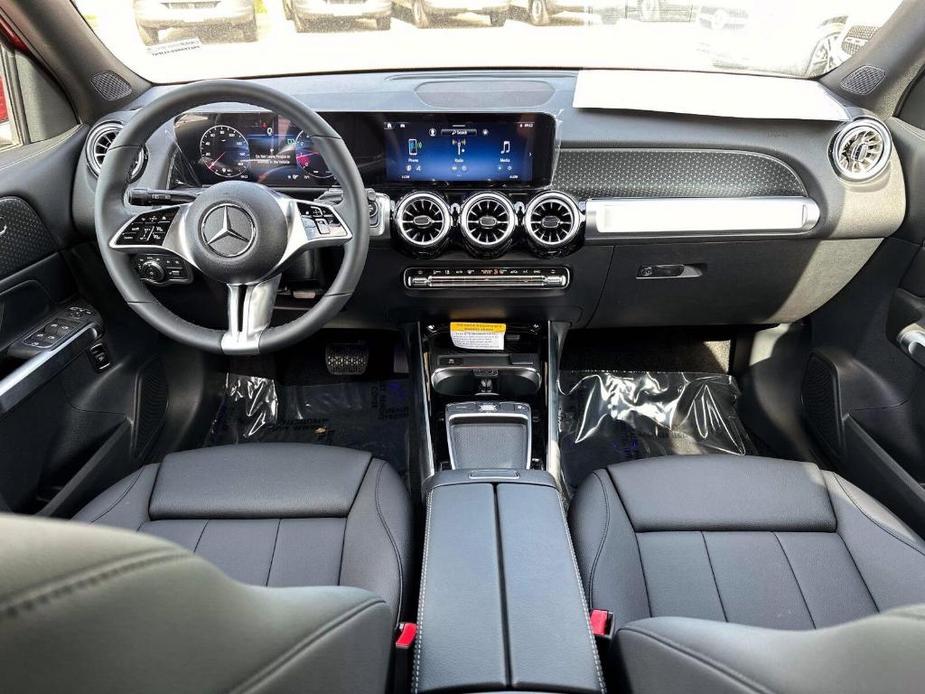 new 2024 Mercedes-Benz GLB 250 car, priced at $51,300