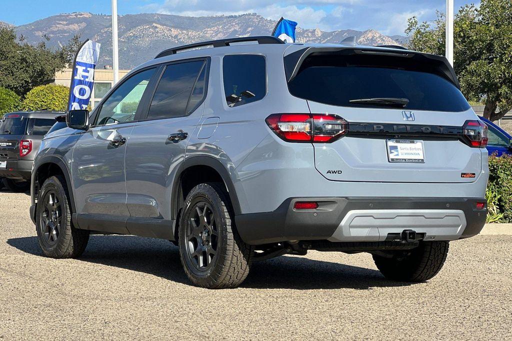 new 2025 Honda Pilot car, priced at $51,305