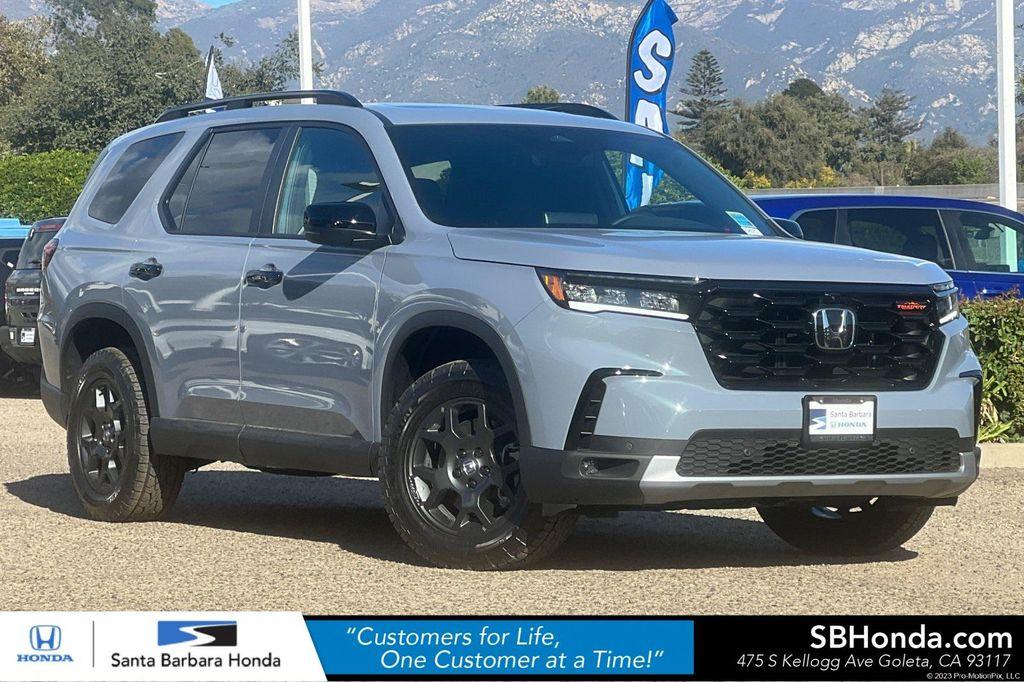 new 2025 Honda Pilot car, priced at $51,305