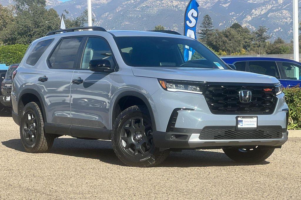 new 2025 Honda Pilot car, priced at $51,305