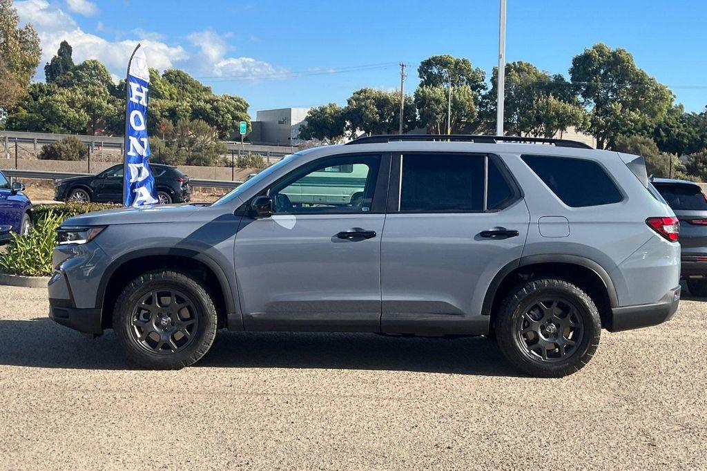 new 2025 Honda Pilot car, priced at $51,305