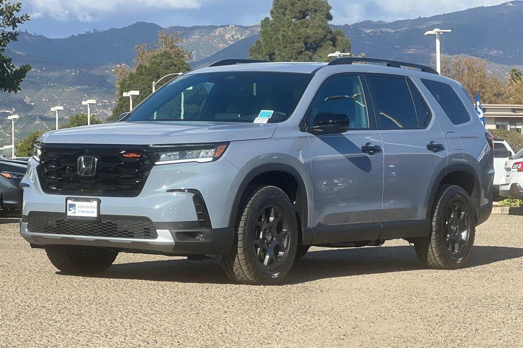new 2025 Honda Pilot car, priced at $51,305