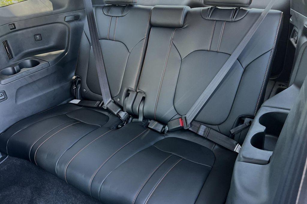 new 2025 Honda Pilot car, priced at $51,305