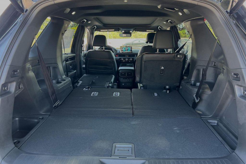new 2025 Honda Pilot car, priced at $51,305