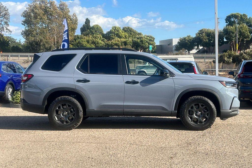 new 2025 Honda Pilot car, priced at $51,305