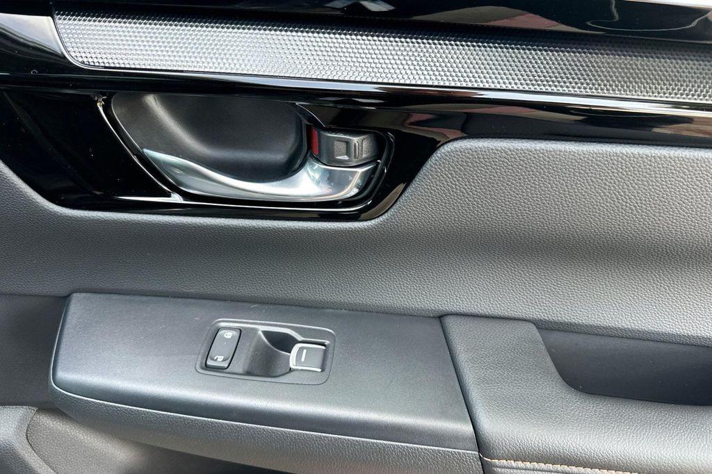 new 2026 Honda CR-V Hybrid car, priced at $43,645