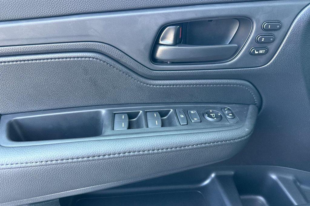 new 2026 Honda Odyssey car, priced at $45,800