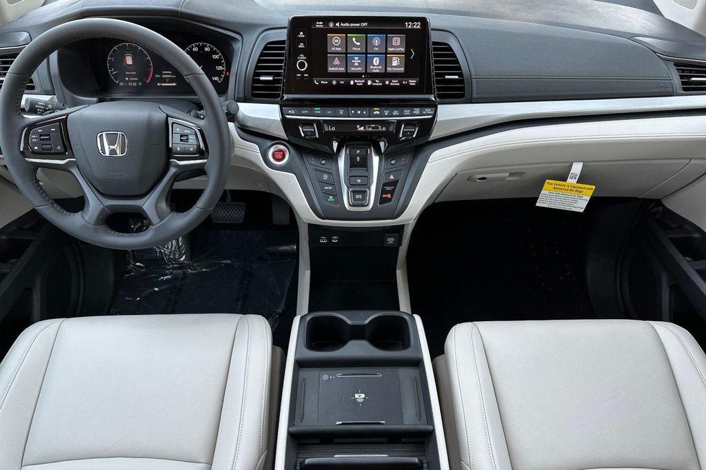 new 2025 Honda Odyssey car, priced at $43,670