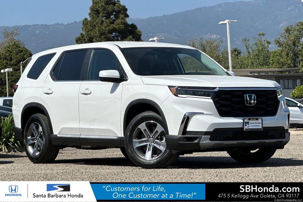 new 2025 Honda Pilot car, priced at $45,450