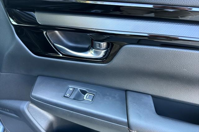 used 2025 Honda CR-V Hybrid car, priced at $35,901
