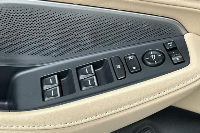 new 2025 Acura MDX car, priced at $57,305