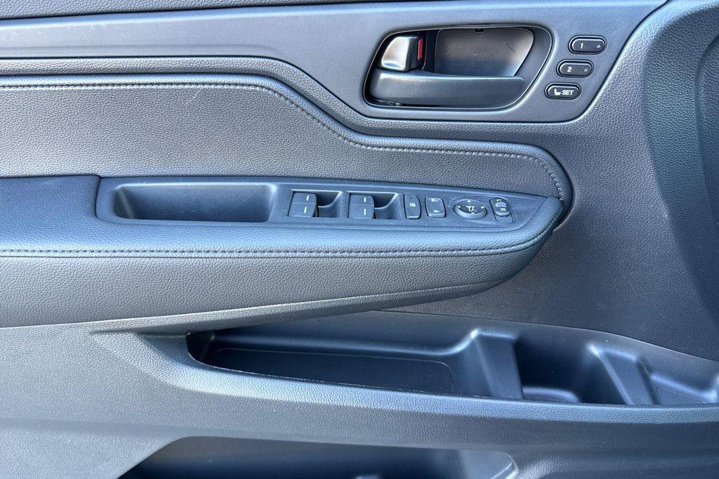 new 2025 Honda Odyssey car, priced at $42,965