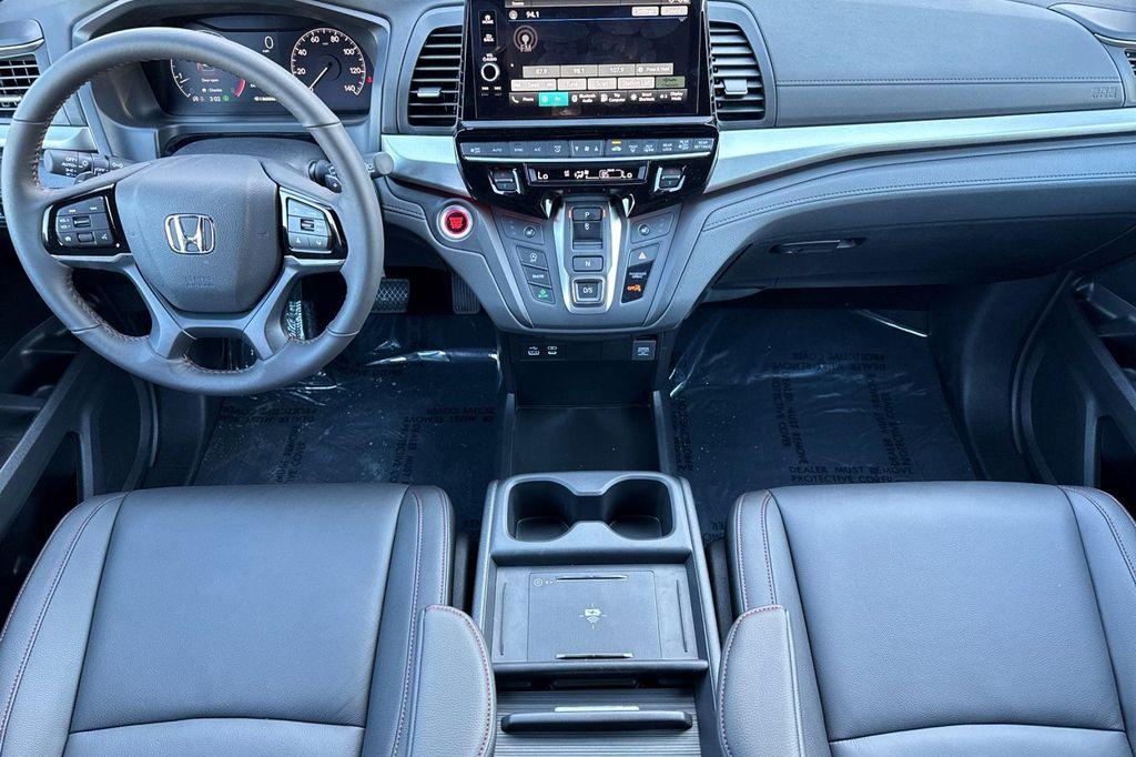 new 2025 Honda Odyssey car, priced at $42,965