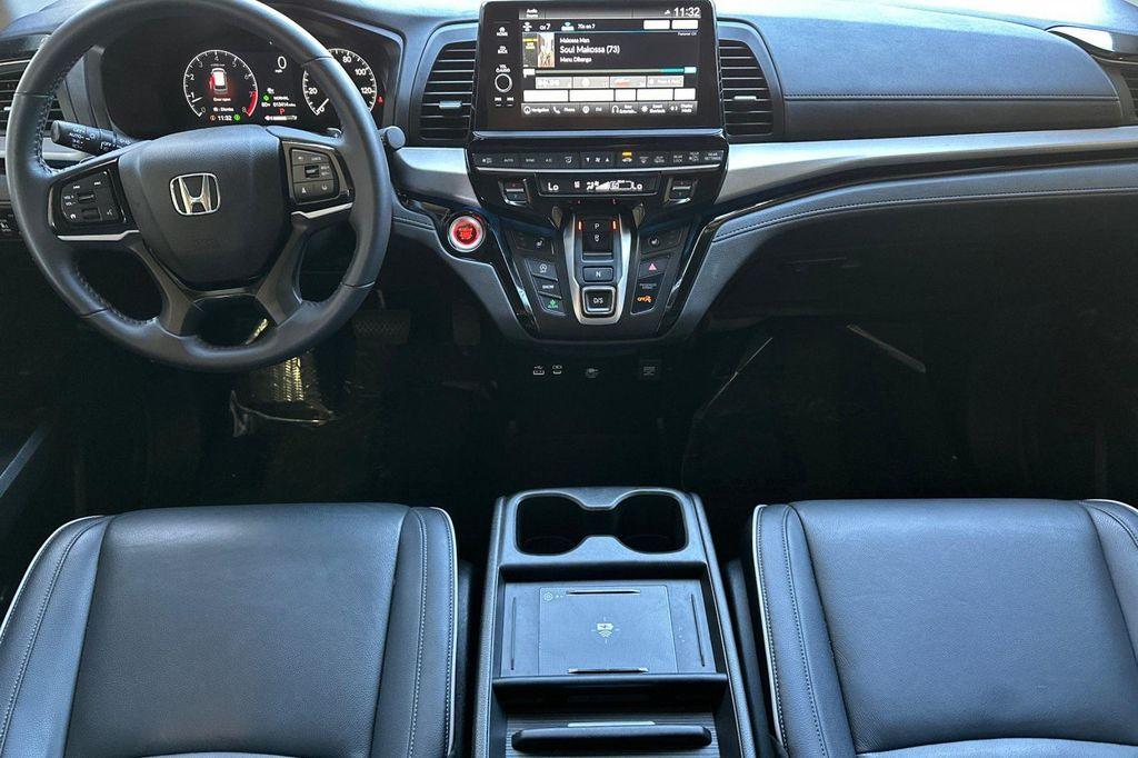 used 2025 Honda Odyssey car, priced at $44,971