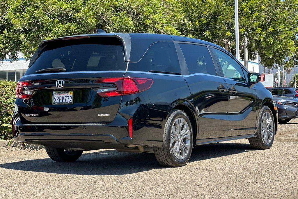 used 2025 Honda Odyssey car, priced at $44,971